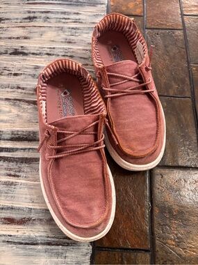 Skechers BOBS women’s Sz 7 memory foam Canvas Lace-Up Sneakers in Dusty Rose